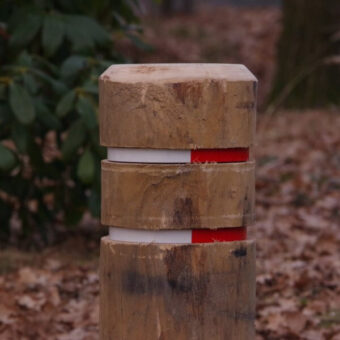Round chestnut reflector pole